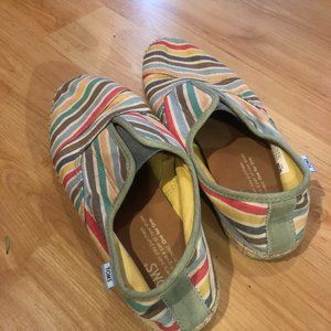 Toms shoes size 6.5, women